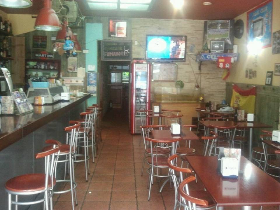 AMPLIA ZONA DE BARRA Y TAPERIA - RESTAURANTE TAPERIA GAVIOTA