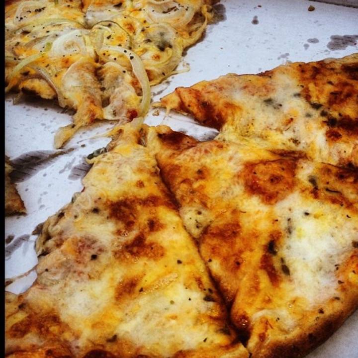 Pizza 4 quesos.