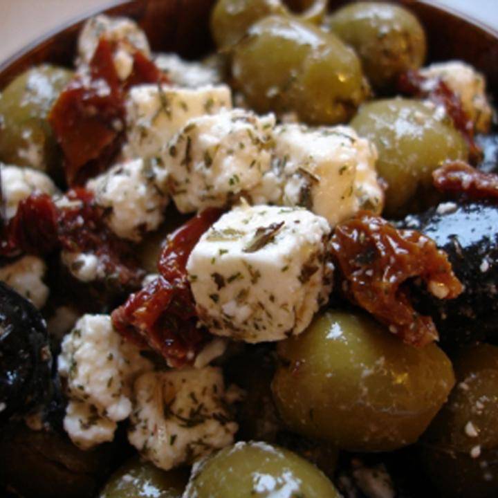 Seasoned olives with cheese - Pera Mediterranean